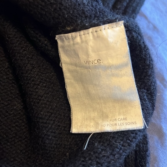 Vince 2 Tone Sweater - Size: S - Picture 14 of 14